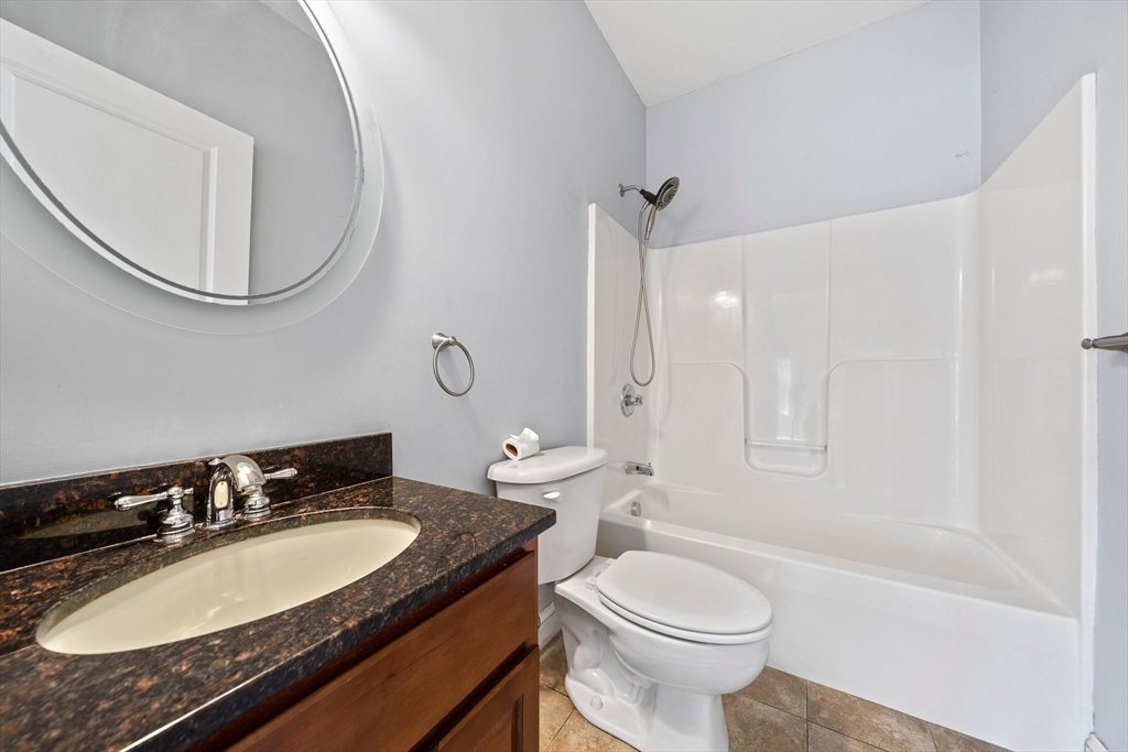 163 Rumford Ave # 204