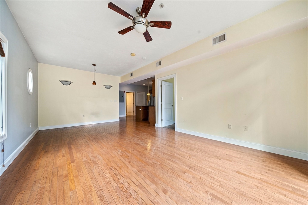163 Rumford Ave # 204