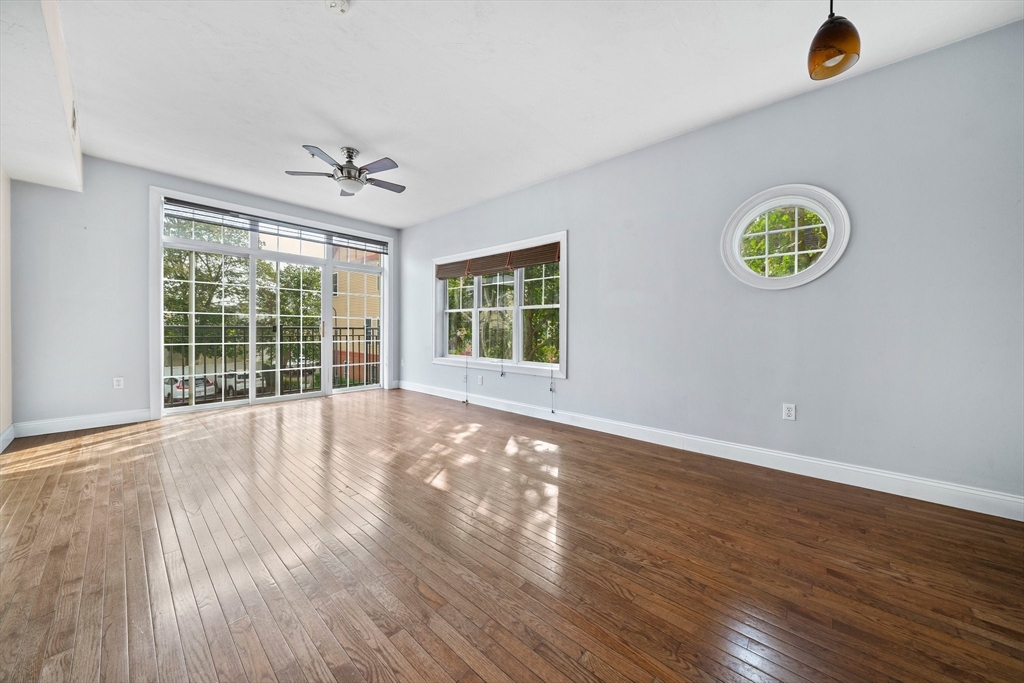 163 Rumford Ave # 204
