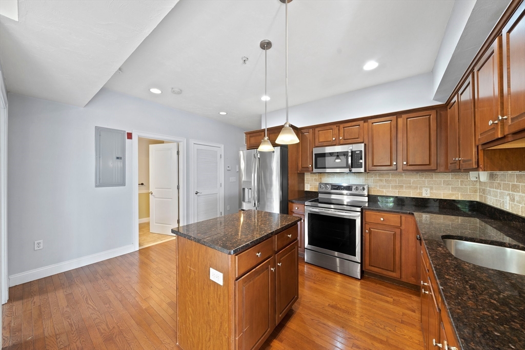 163 Rumford Ave # 204