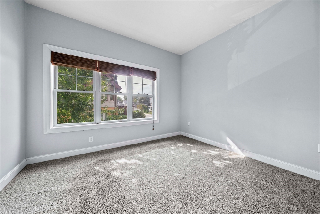 163 Rumford Ave # 204