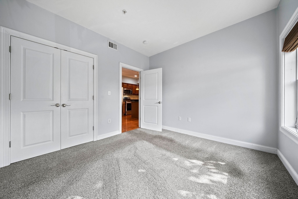 163 Rumford Ave # 204