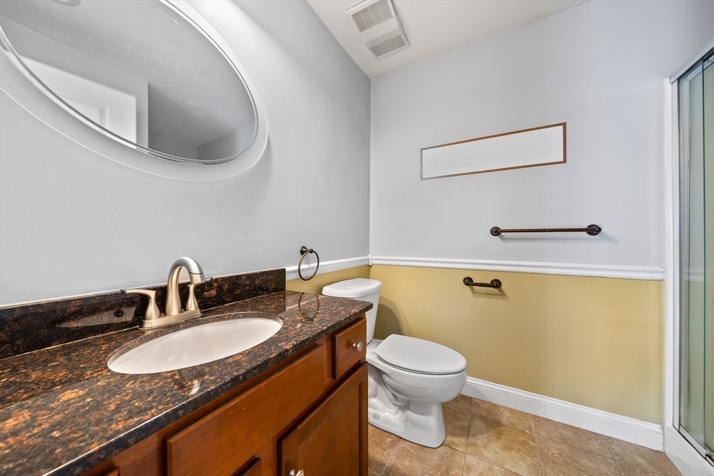 163 Rumford Ave # 204