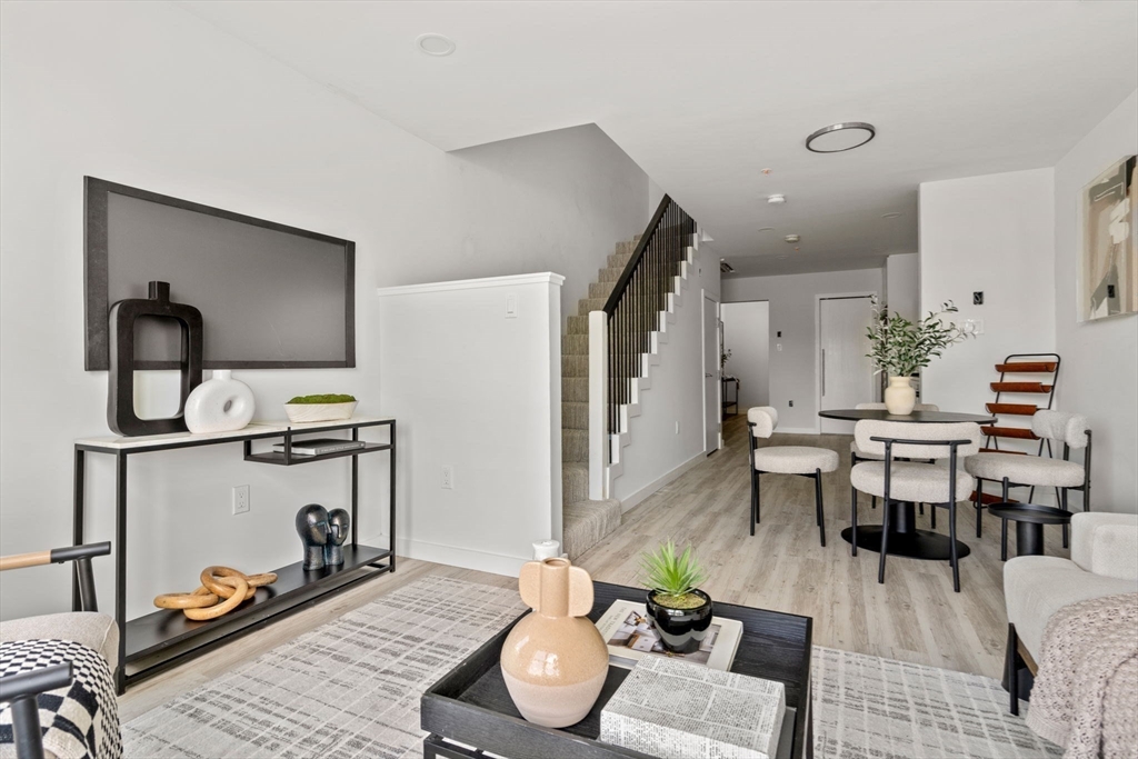 602 Canterbury # 7, Boston Unit: 7