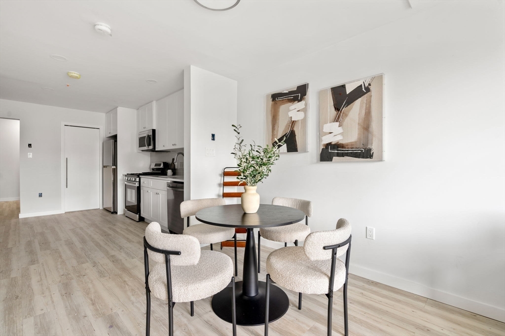 602 Canterbury # 7, Boston Unit: 7