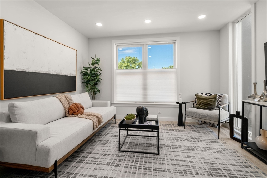 602 Canterbury # 7, Boston Unit: 7