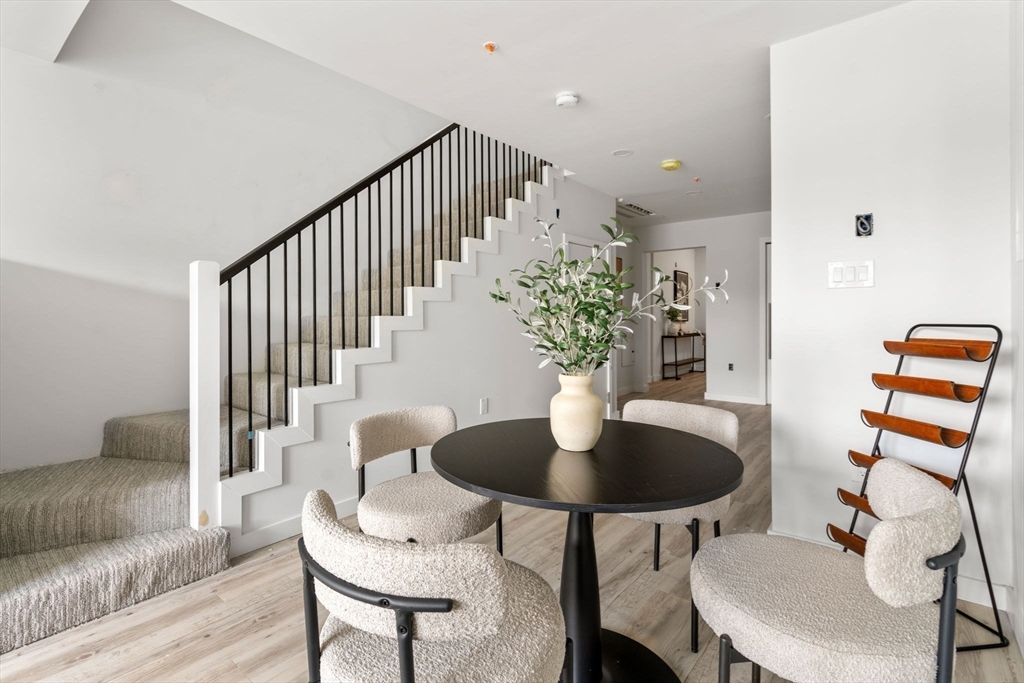 602 Canterbury # 7, Boston Unit: 7