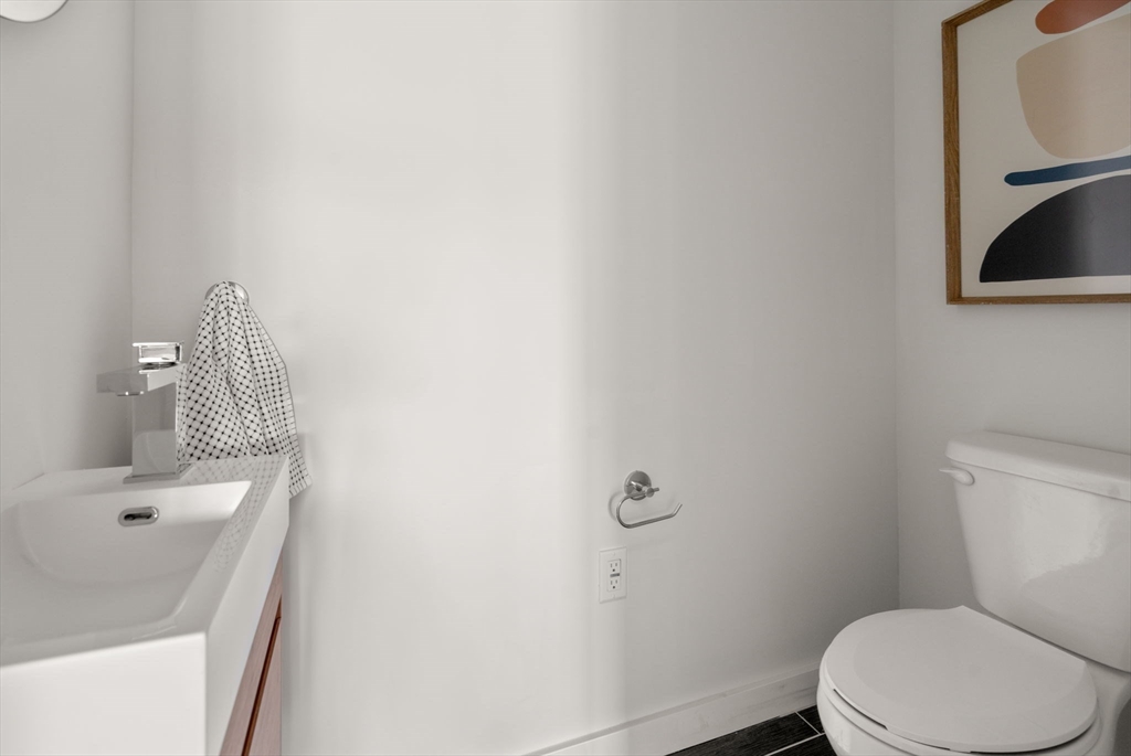 602 Canterbury # 7, Boston Unit: 7