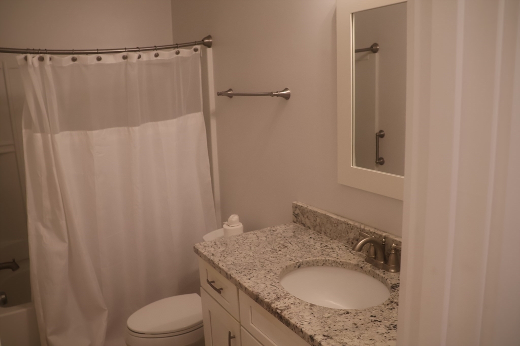 599 Washington St # 7, Pembroke Unit: 7