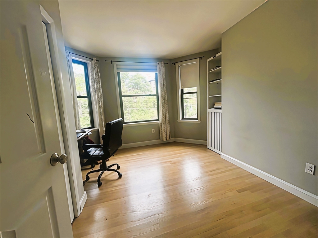 1706 Commonwealth Ave # 31