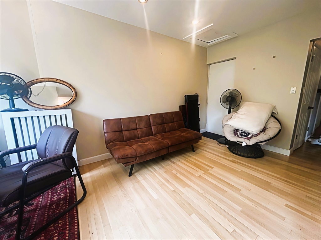 1706 Commonwealth Ave # 31