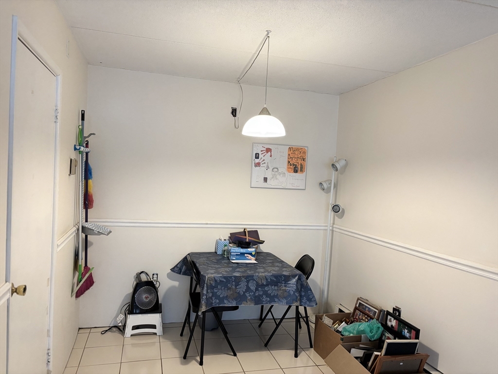 24 Faxon St # 4