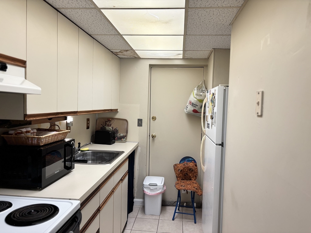 24 Faxon St # 4