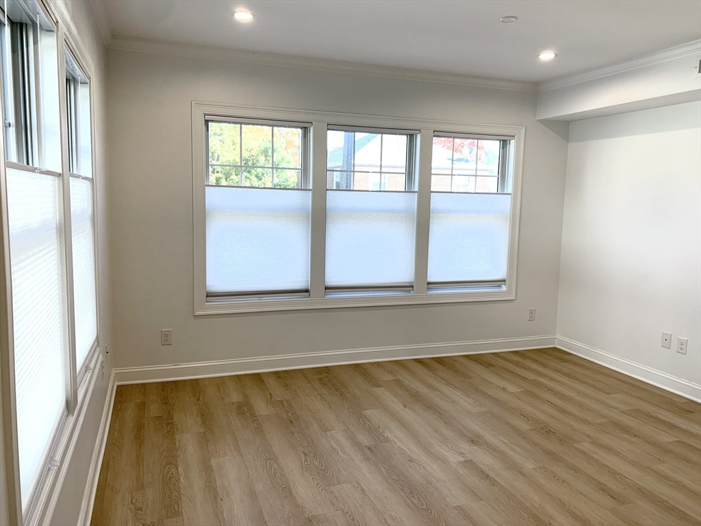 67-69 Cummins Hwy # 101