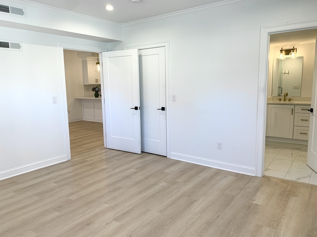 67-69 Cummins Hwy # 101