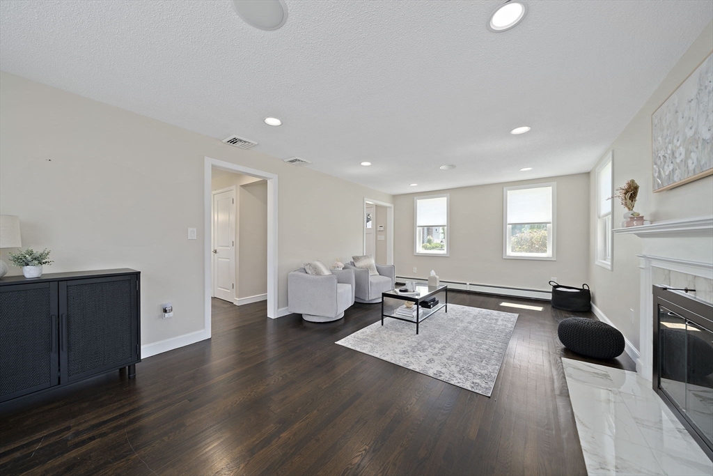 1 Breton Dr