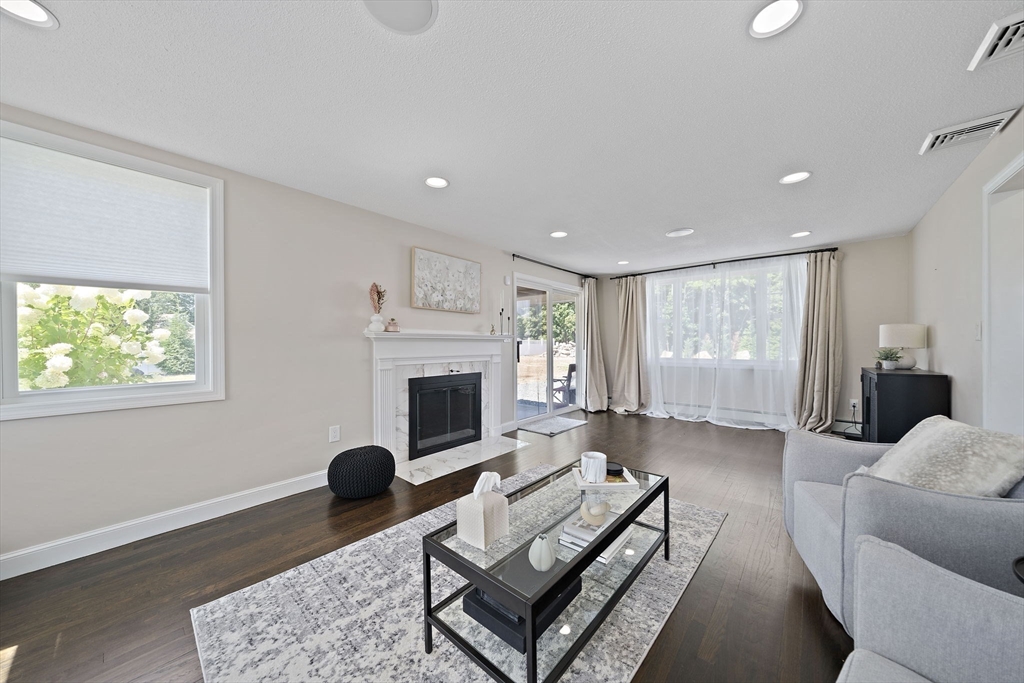 1 Breton Dr