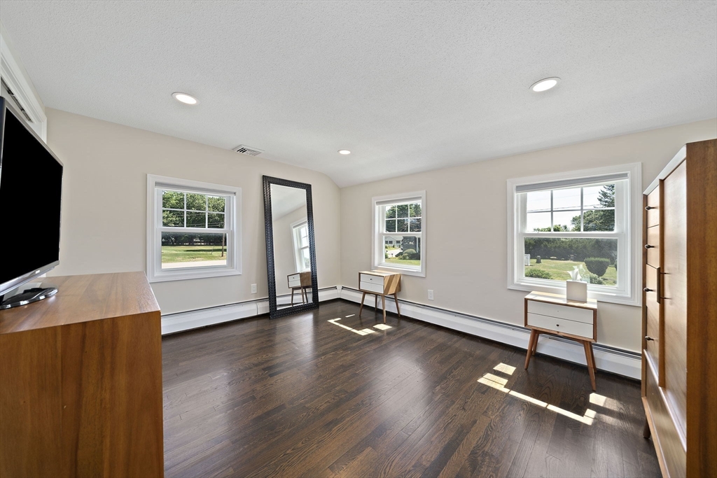 1 Breton Dr