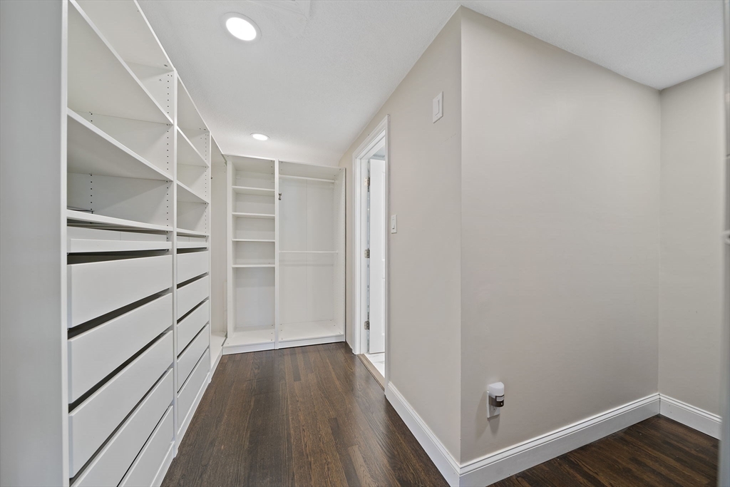 1 Breton Dr