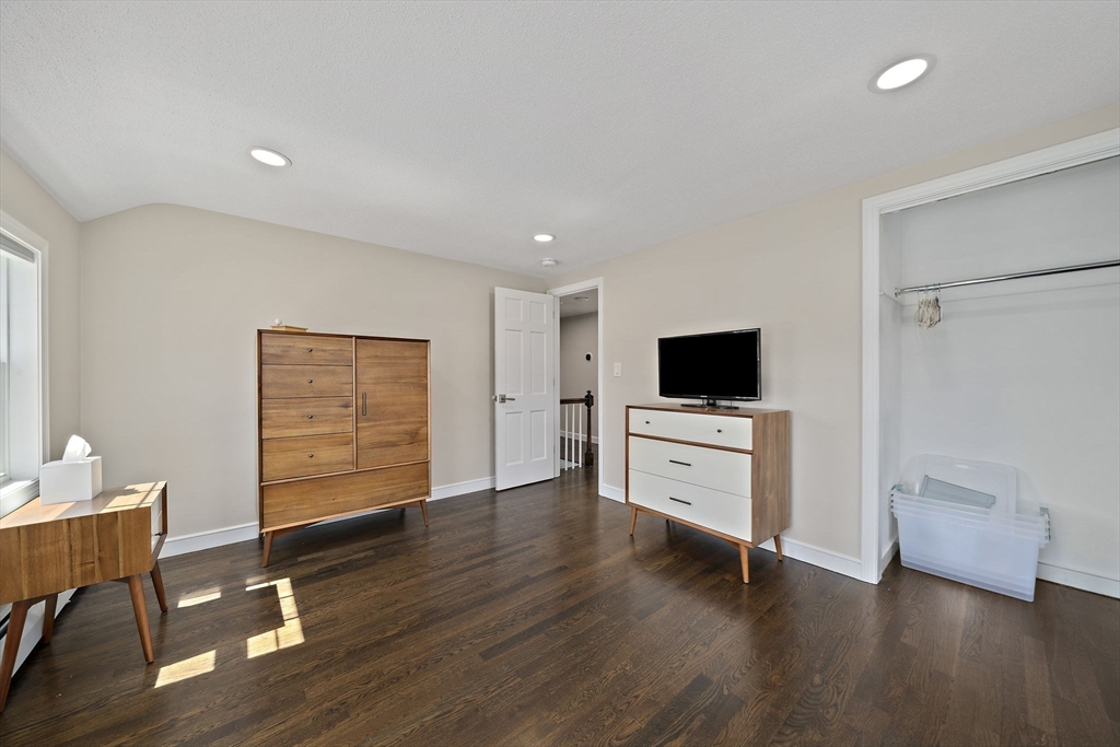 1 Breton Dr