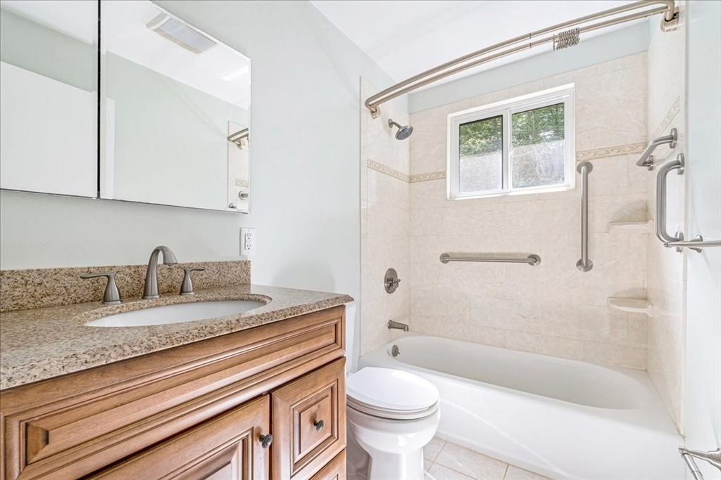 110 Queens Brook Rd, Pembroke