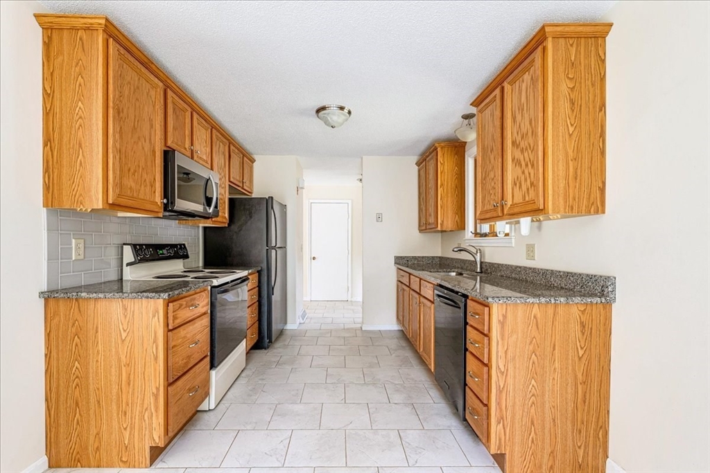 110 Queens Brook Rd, Pembroke