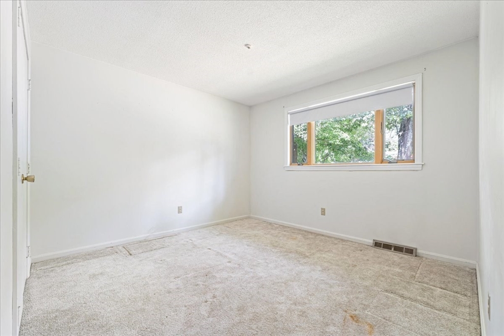 110 Queens Brook Rd, Pembroke