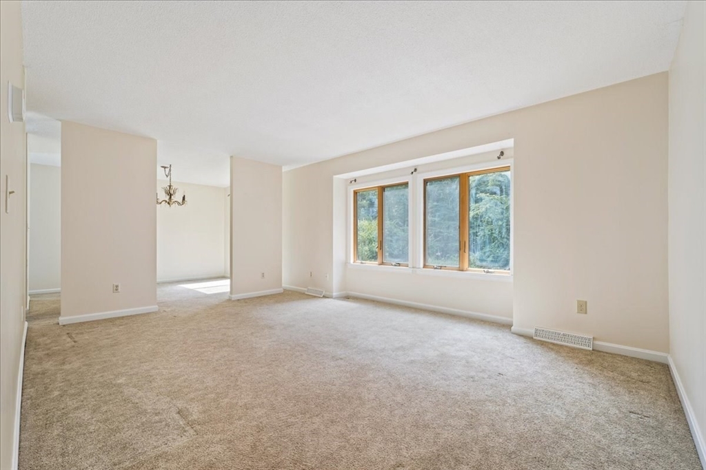 110 Queens Brook Rd, Pembroke