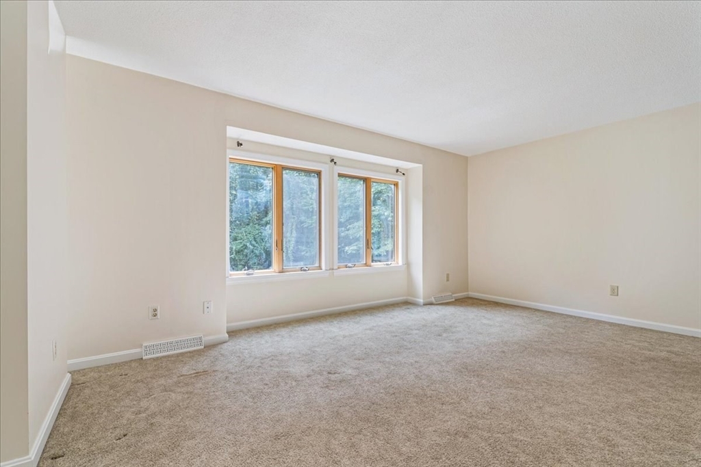 110 Queens Brook Rd, Pembroke