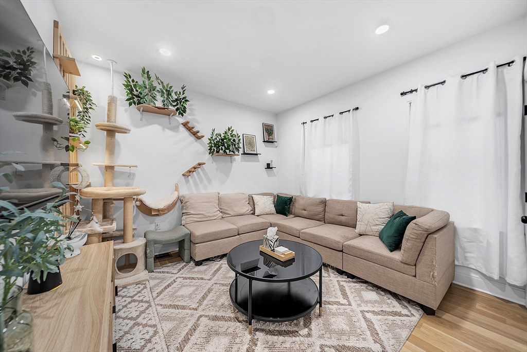 311 Lexington St # 1