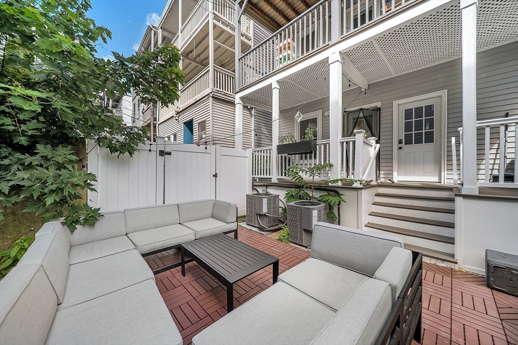 311 Lexington St # 1