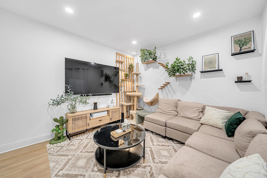 311 Lexington St # 1