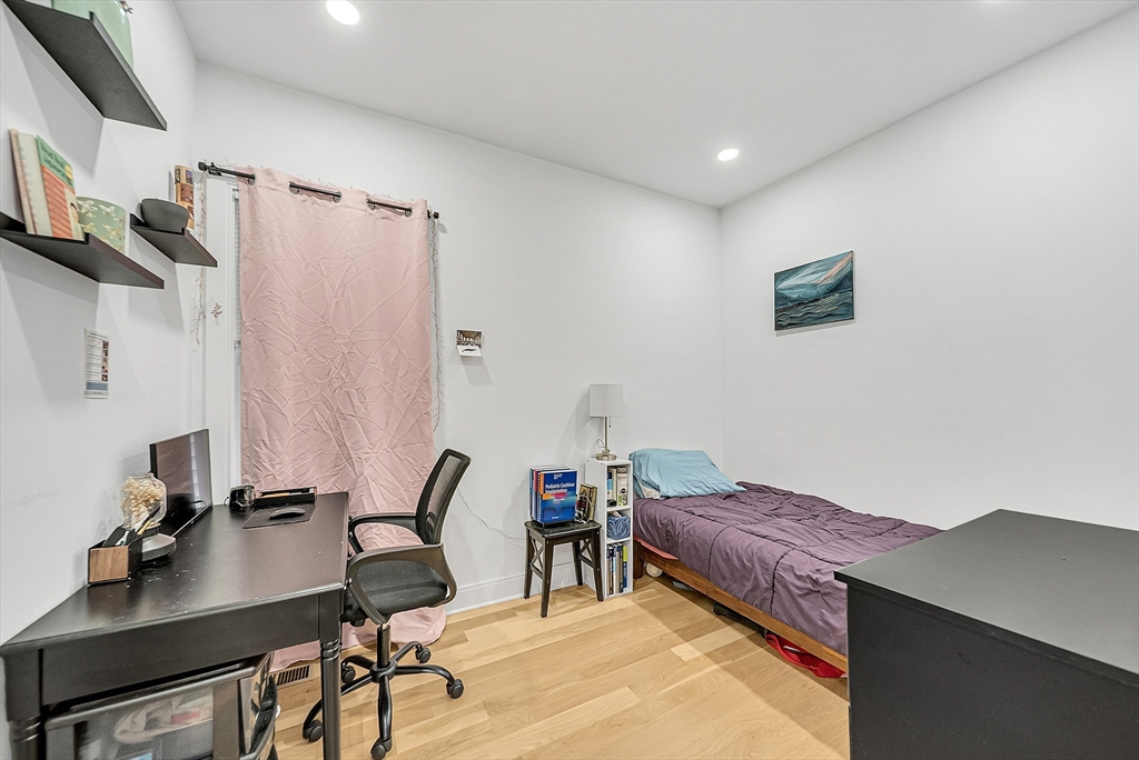 311 Lexington St # 1