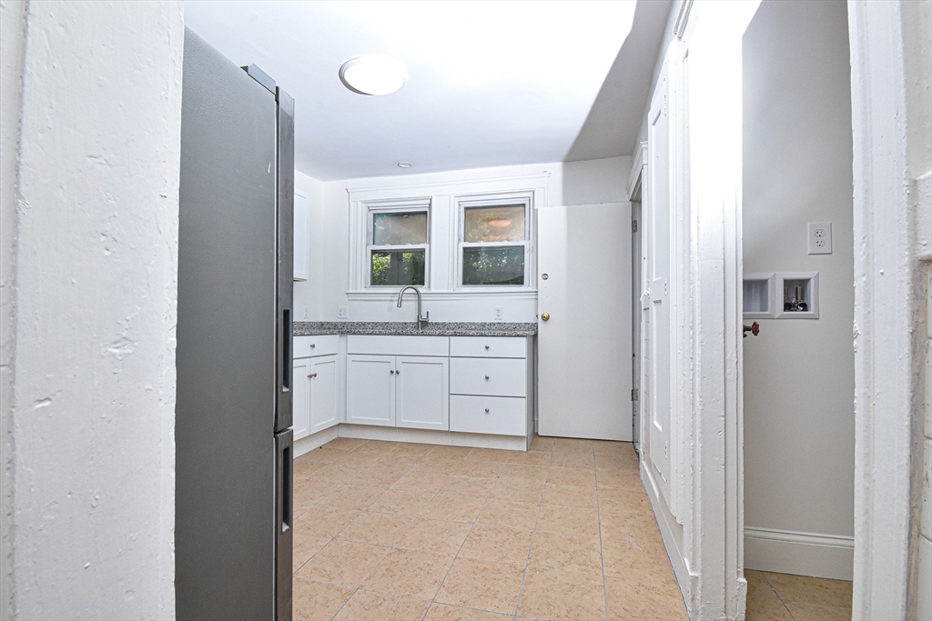 19 Ronan St # 3