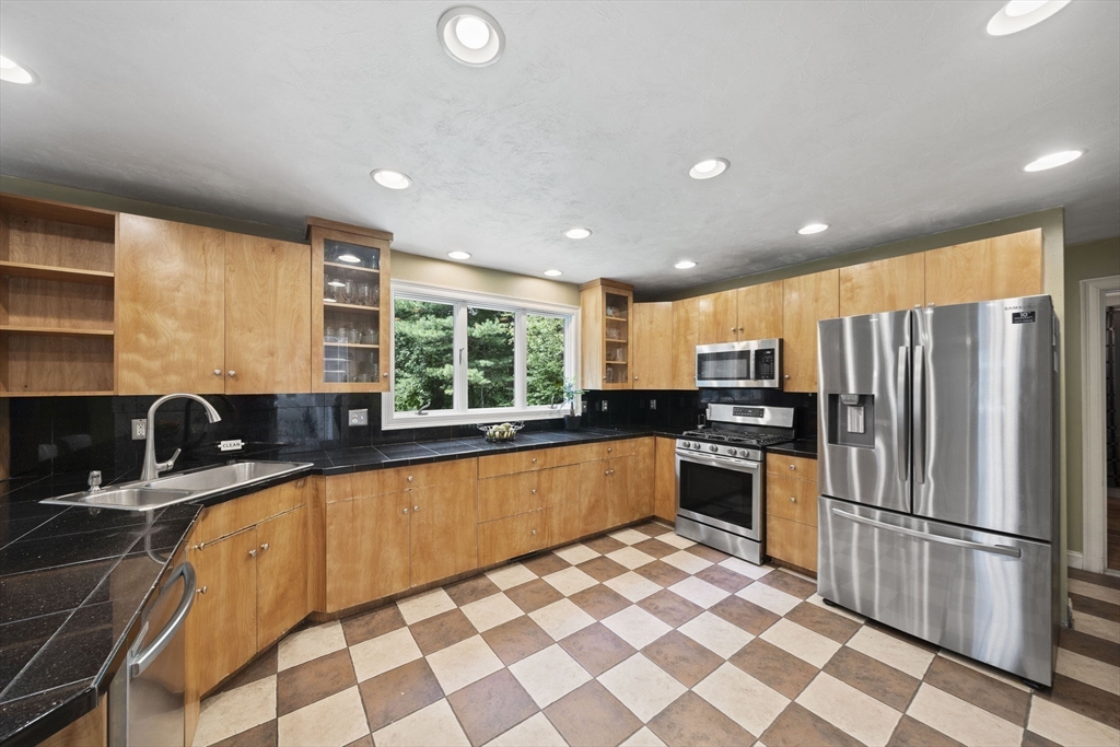 36 Sierra Dr