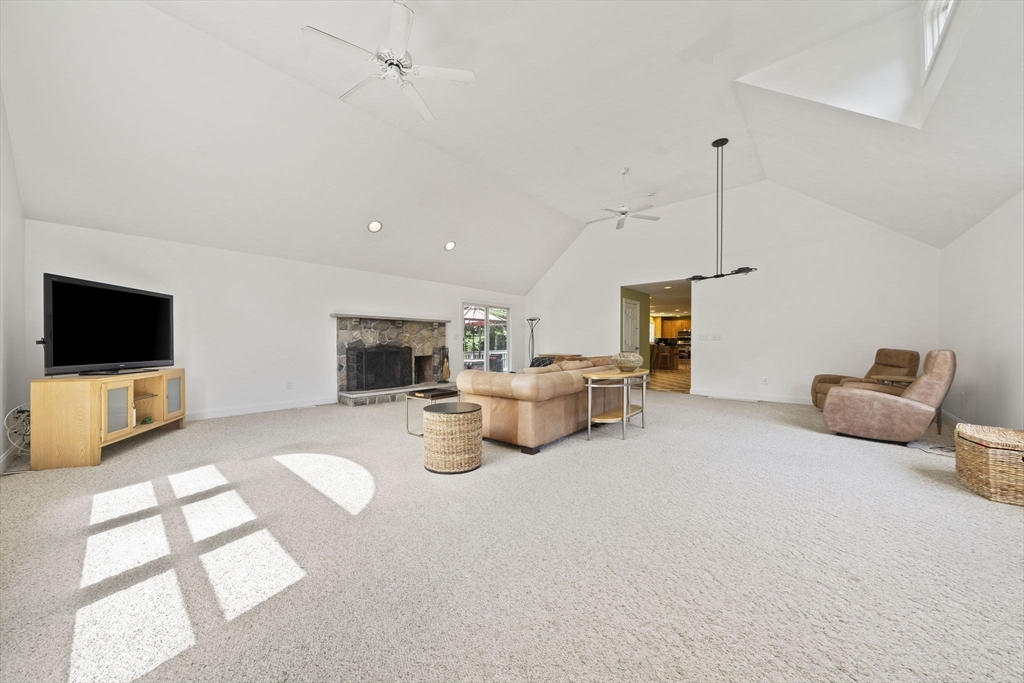 36 Sierra Dr