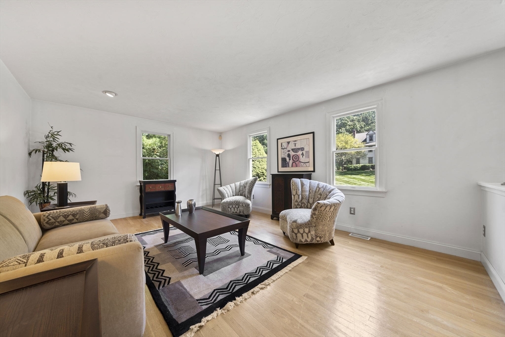 36 Sierra Dr
