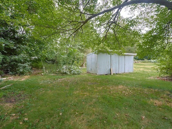 96 Drake Ave