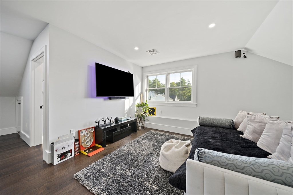 116 Indian Ln