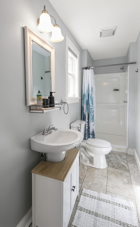 104 Center St # 104
