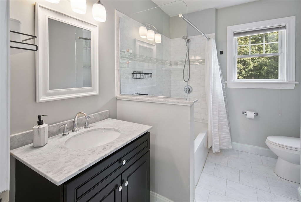 104 Center St # 104