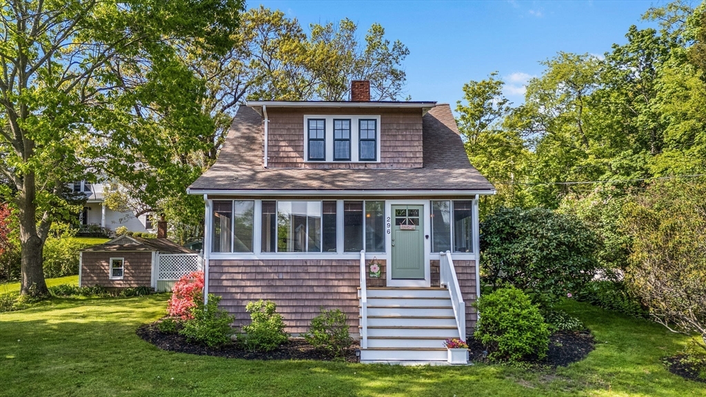 296 N Main St