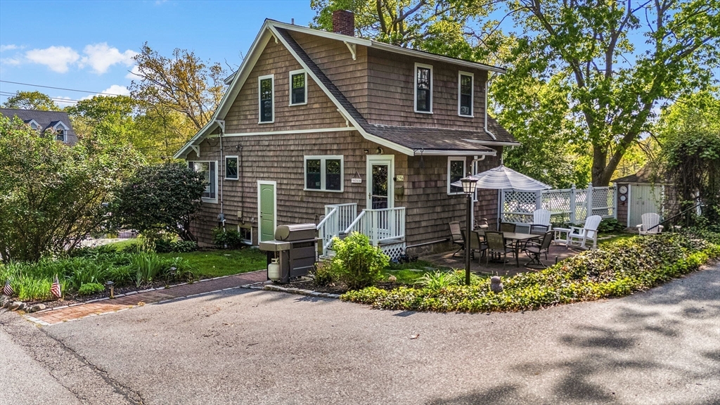 296 N Main St