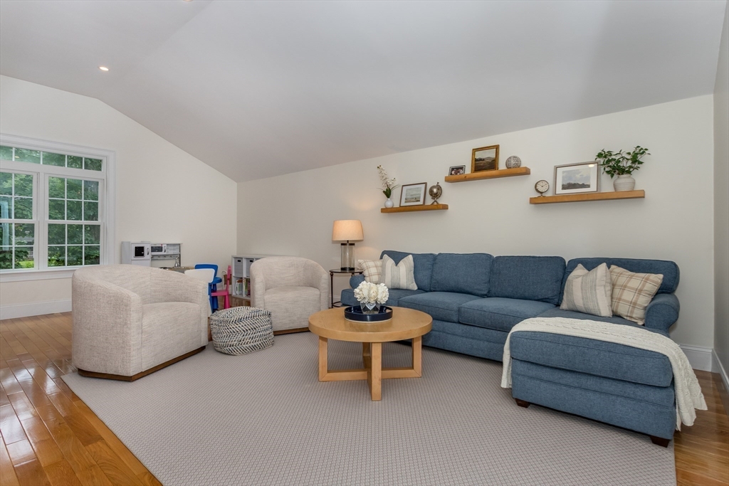 37 Daniels St