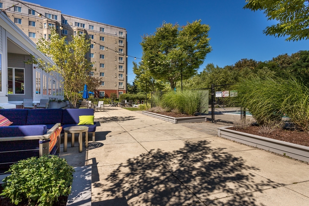 1 Cityview Ln # 210