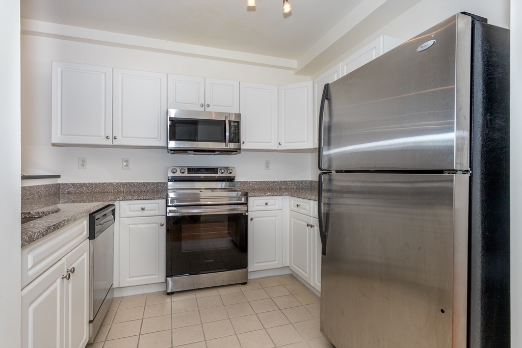 1 Cityview Ln # 210