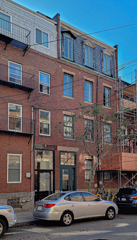 61 Webster St # 3, Boston Unit: 3