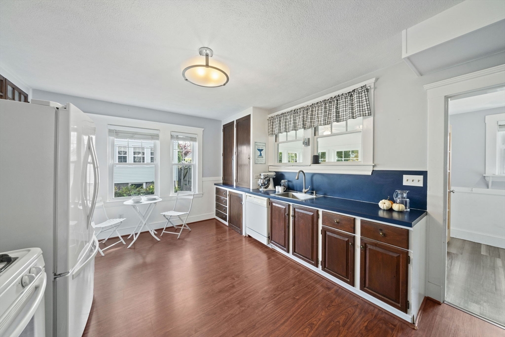 167 Cedar St, Dedham