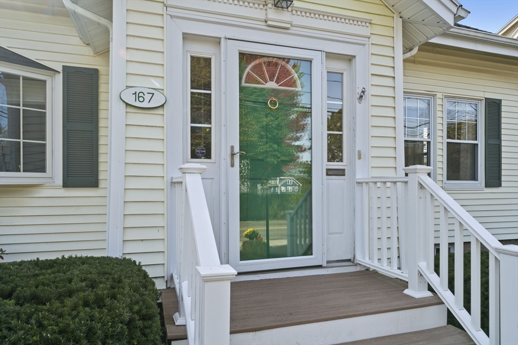 167 Cedar St, Dedham