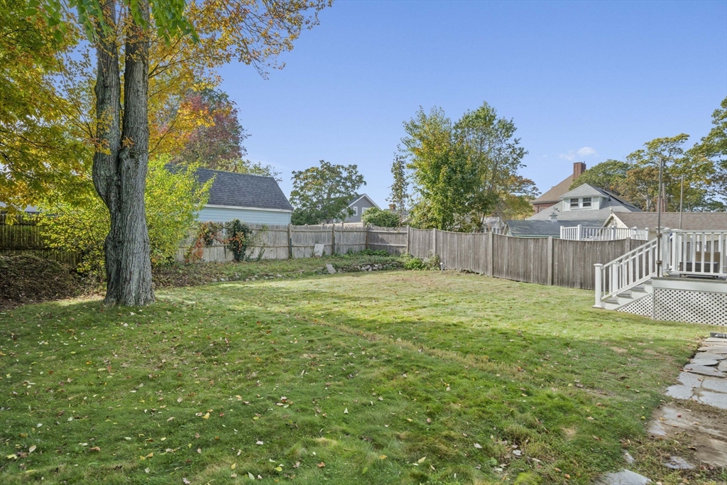 167 Cedar St, Dedham